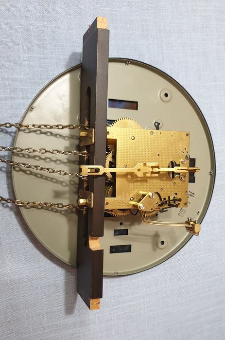 Немски паркетен часовник  " Urgos "