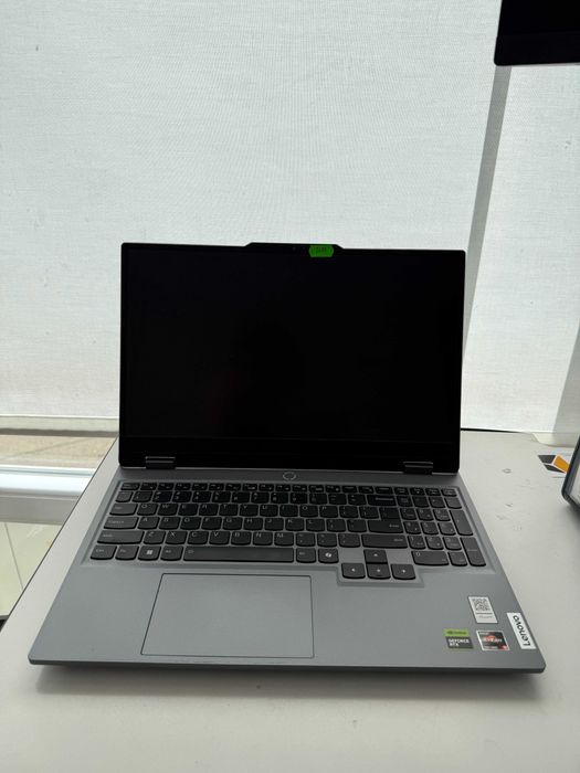 Laptop Lenovo Gaming LOQ Ryzen 5 7235HS 15.6 FHD  24 GB SSD 512 GB  RTX 3959 6 GB Garantie 24 luni CahBox