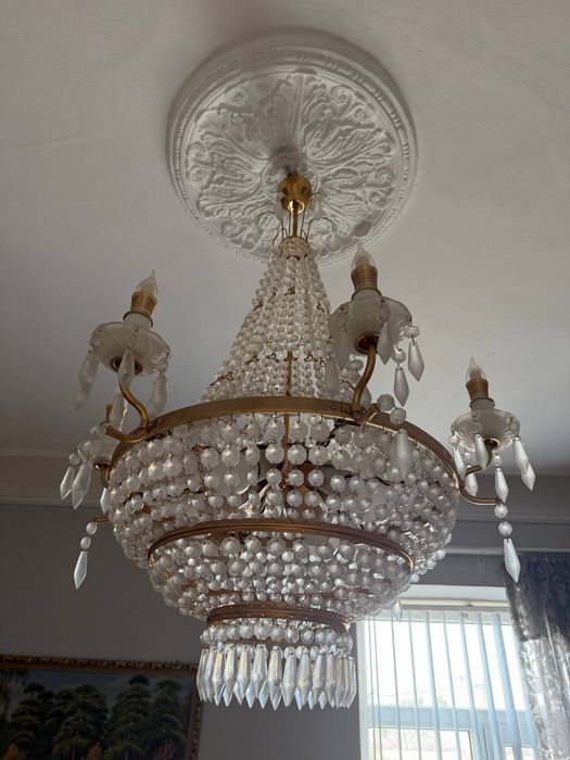 Хрустальная люстра