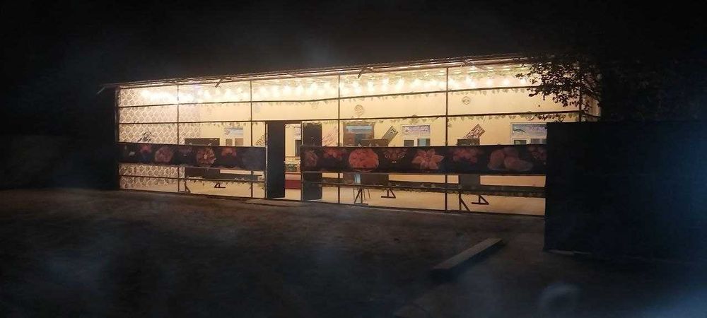 Oshxona binosi sotiladi