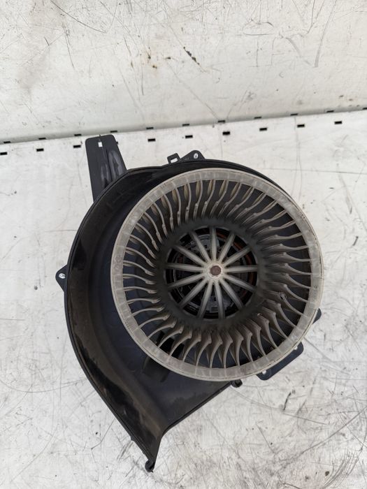 Вентилатор/моторче парно климатик фолксваген поло 2011г/ VW Polo 2011g
