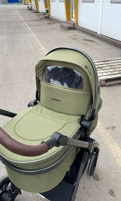 Продам новую коляску