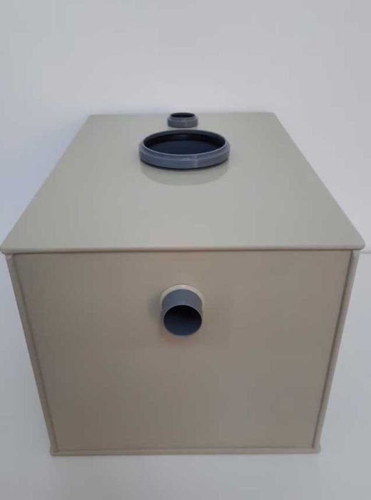 Separator de grasimi sub chiuveta