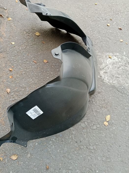 Подкрылок передний левый на Renault Duster