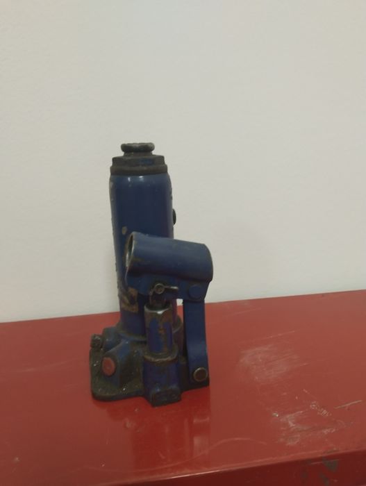 Продам гидравлический домкрат