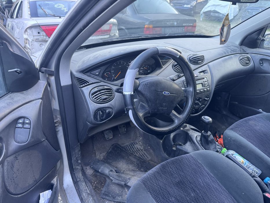 Ford Focus 1.4i 16v 75hp 2002г На Части
