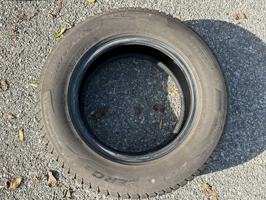 .ЗИМНИгуми PIRELLI 215/65/16 с ДОТ 32/2020г