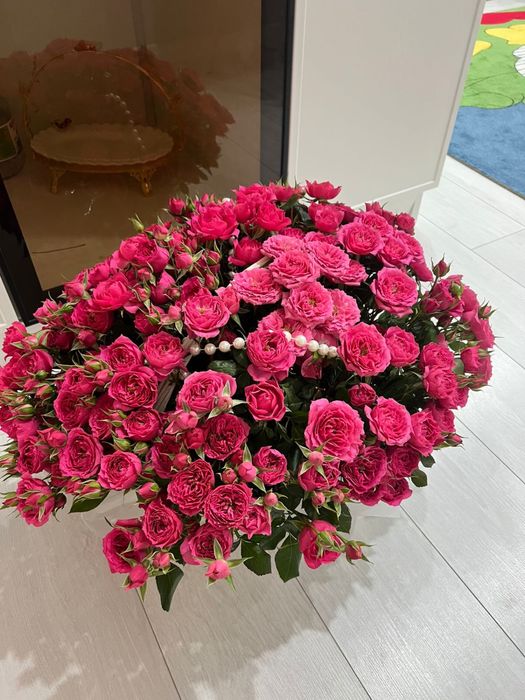 Цветы спрей роза свежая