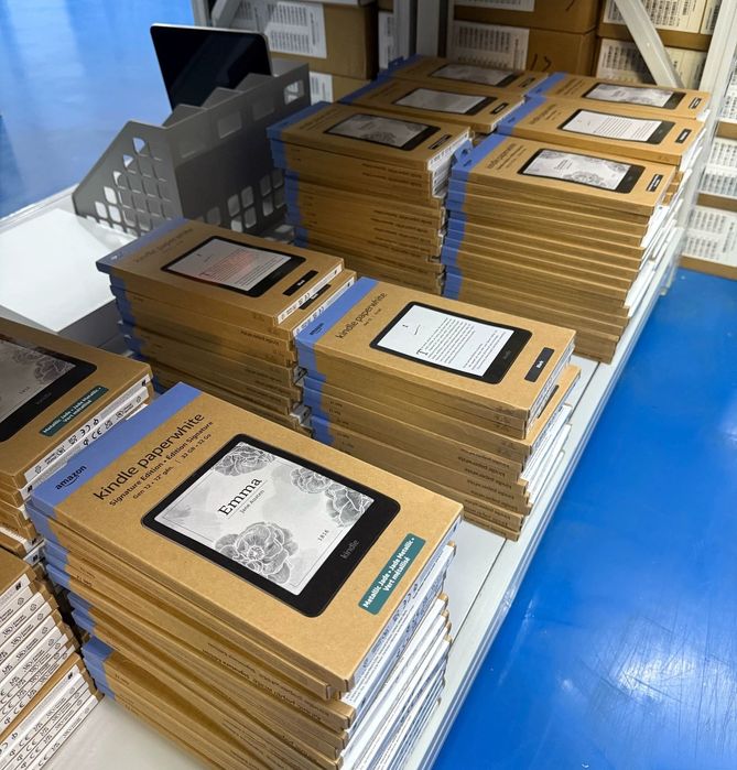 Электронные книги Amazon kindle в ассортименте