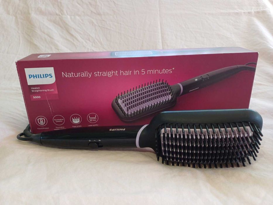 Четка за изправяне на коса Philips BHH880