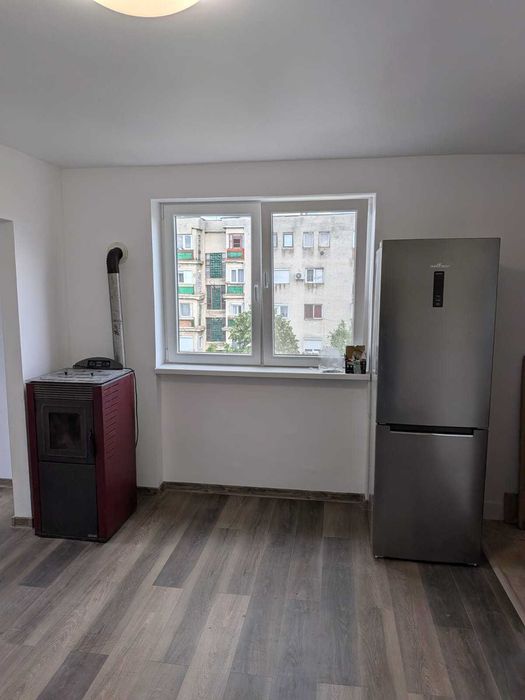 Închiriez apartament 2 camere, 35 mp, nou renovat – 200€