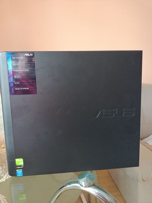 Calculator ASUS cu monitor LG