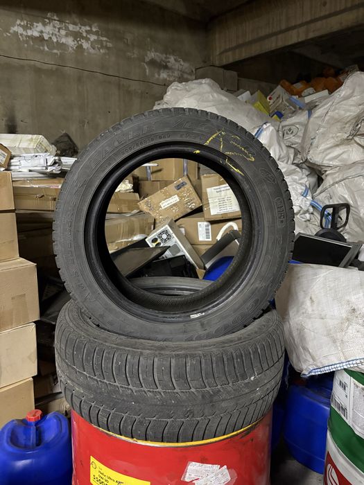 Продам зимние шины липучки 16