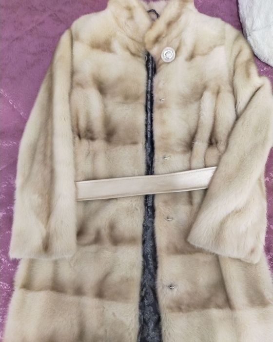 Продам шубу норковую