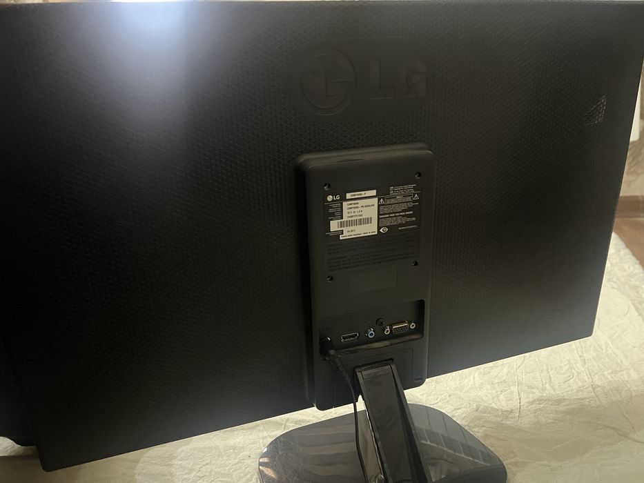 Монитор LG 23” IPS Full HD (Отличное состояние)