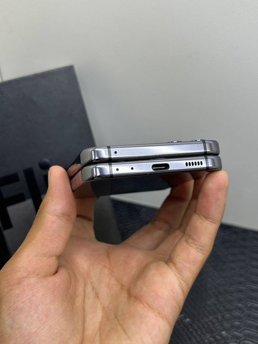 Samsung galaxy z flip 5 5G 8/256gb holati 8/10