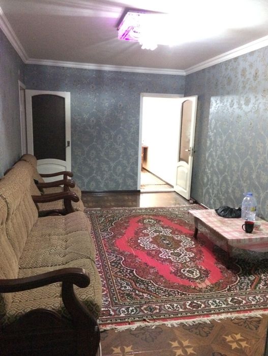 Vokzal park yonida 2 xonalik kvartira sotiladi