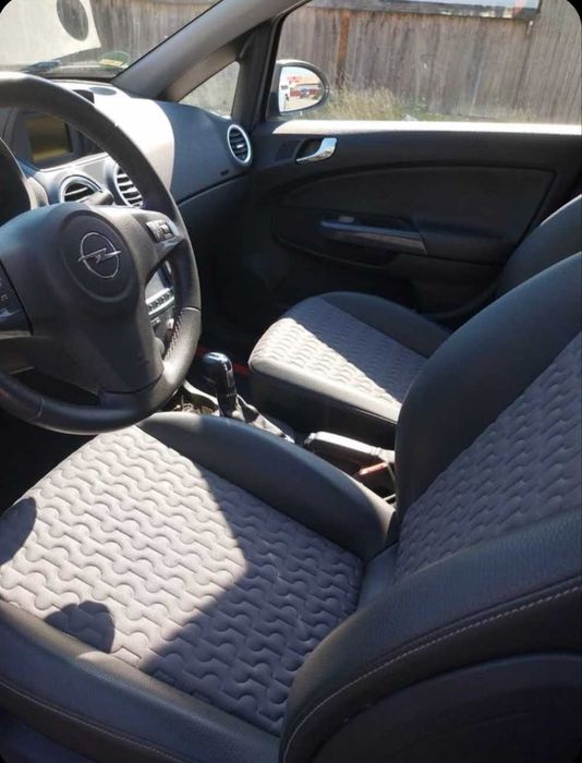 Vând Opel Corsa cutie automată