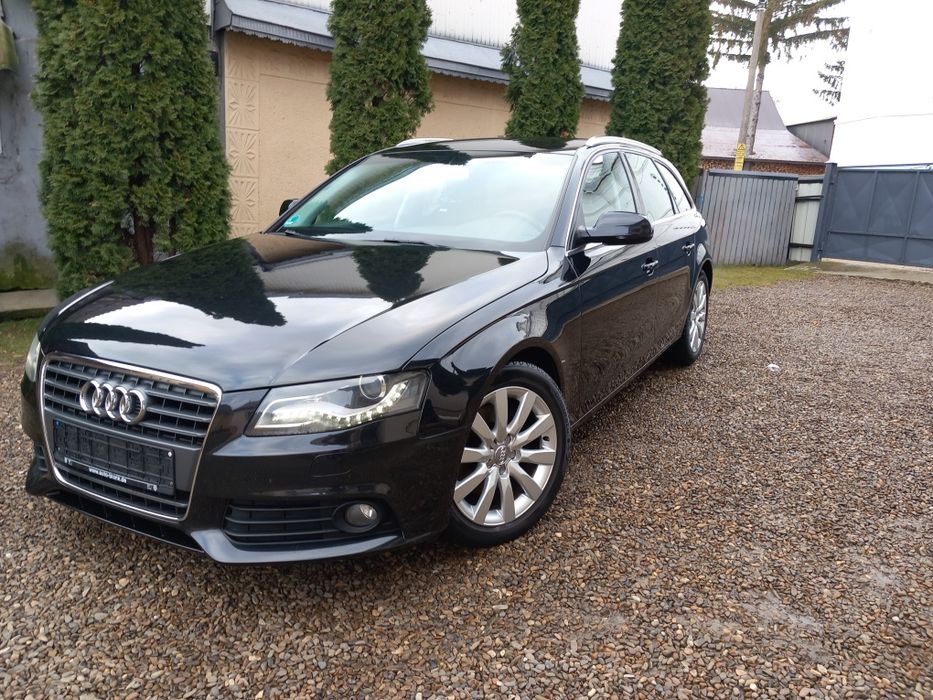 Audi A4 B8 Avant 2011 2.0 TDI
 2.0 TDI - 143 CP - EURO 5
