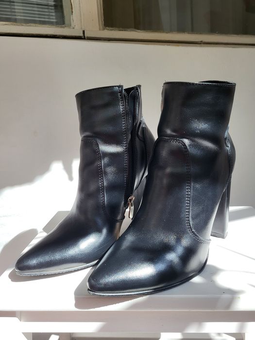 Botine / ghete piele naturala marimea 39