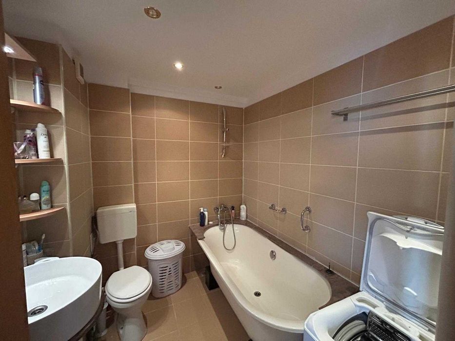 Închiriez apartament