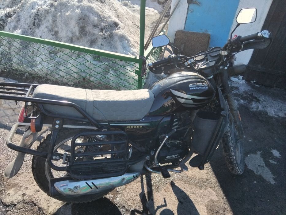 Продам мотоцикл 250кубов