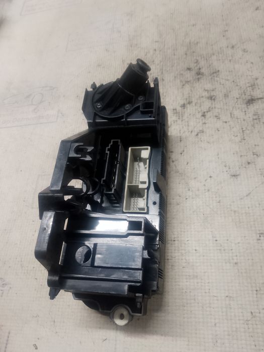 Panou comanda clima Volkswagen Golf 5 2008