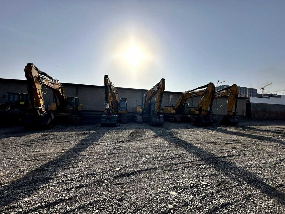 Экскаватор гусеничный 1,8м3 XE335G