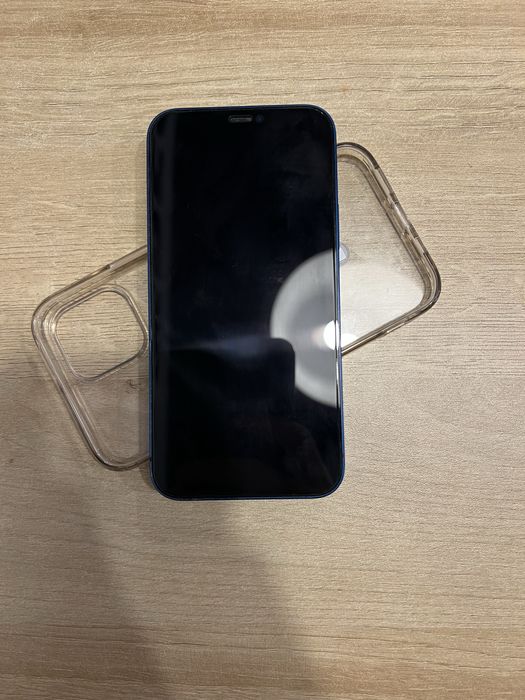 Продам Iphone 12