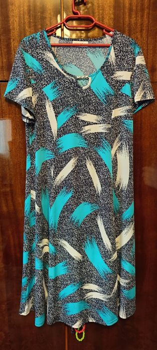 Рокля чисто нова само пробвана