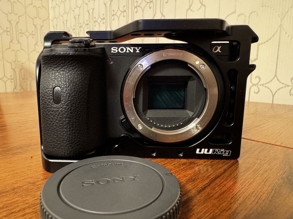 Продам Фотоаппарат Sony 6600