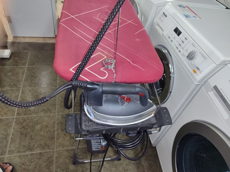 Гладачна маса с парогенератор LauraStar 728