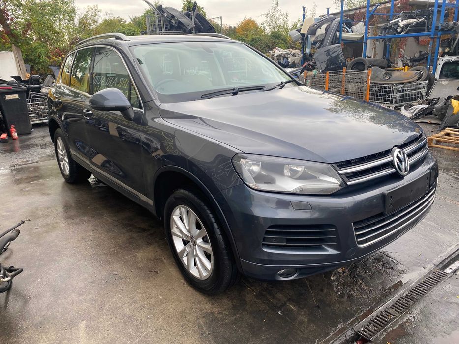 Dezmembrez VW touareg 7P 3.0 CAS 239 cp/bara/far/aripa/stop/capota/