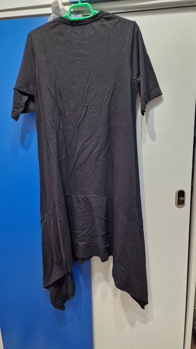 Rochiei Karl Lagerfeld.