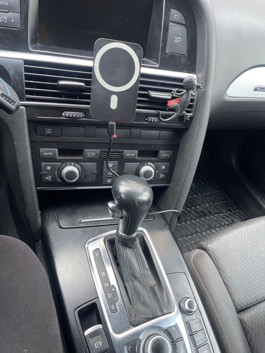 Магнитно зарядно за iPhone НОВО ! ! !