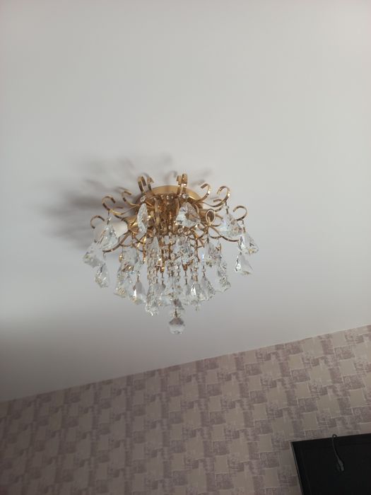 Продается люстры