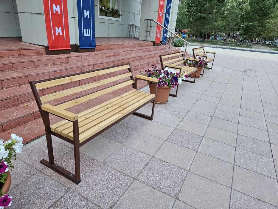 Скамья со спинкой