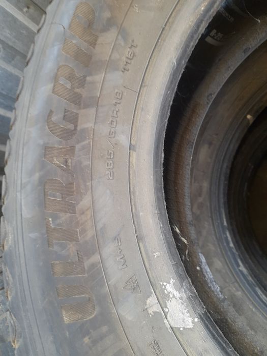 Продам шины хорошые