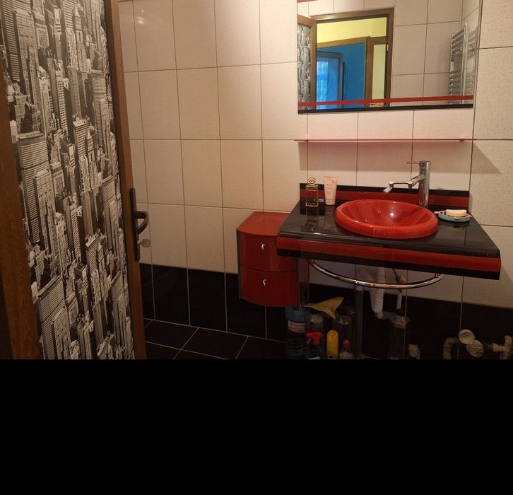 Închiriez  apartament  onesti