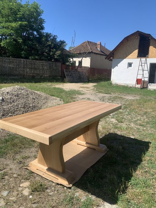 Mese rustice din lemn masiv