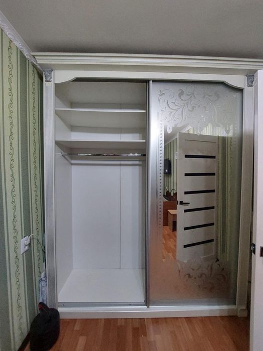 Шкаф плотяной продается