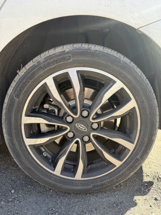 Продам резину 215/50 R17