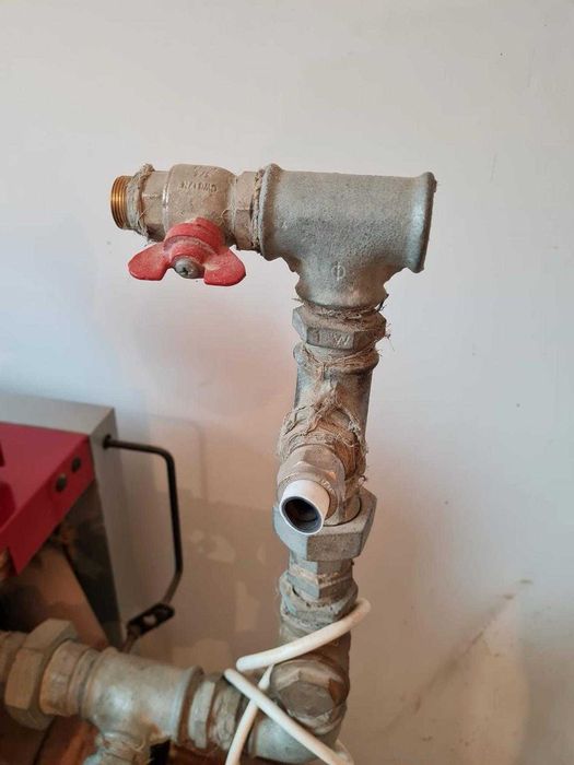 Centrală pe lemne Viadrus U22 C/D – stare bună, cu pompă Grundfos