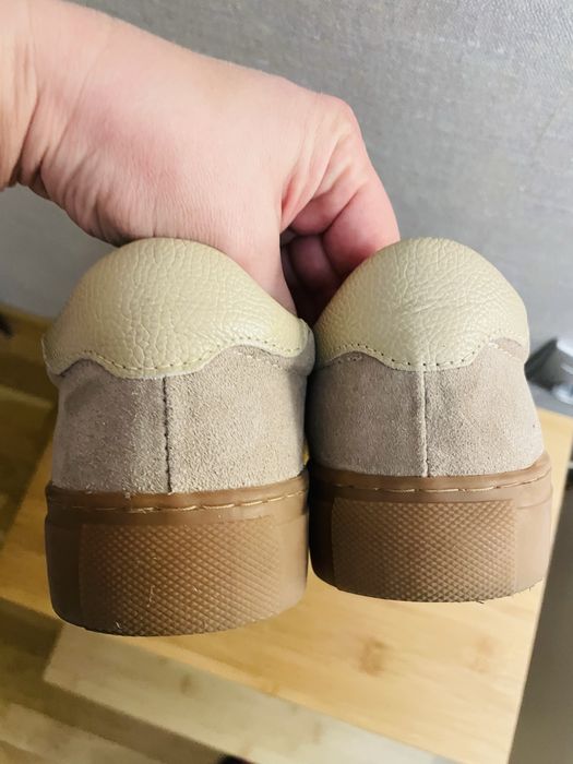 Бежови маратонки Oysho размер 39