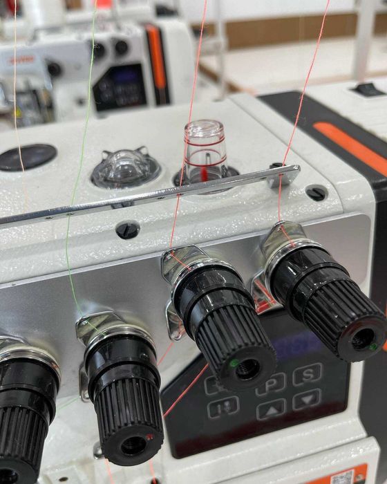 JOYEE JY-B999-4-ED2 Оверлок 4-Ниточная машина