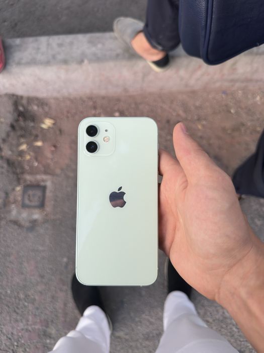iPhone 12 Mentol