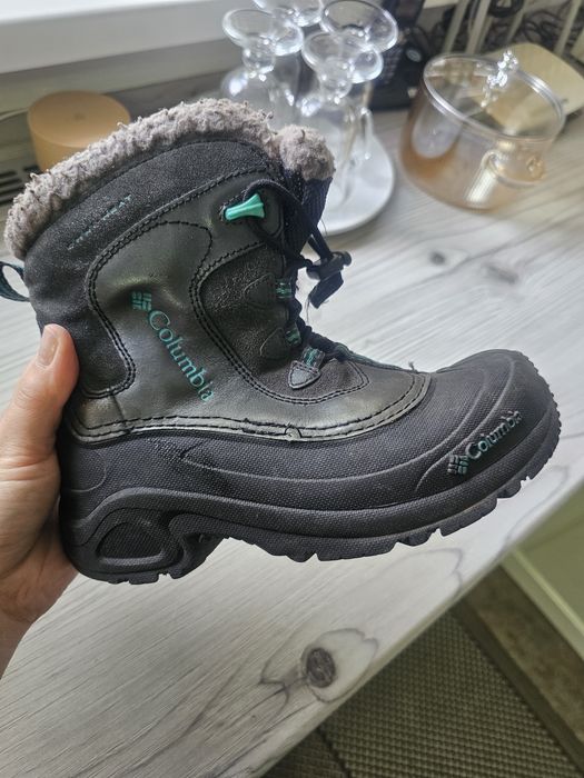 Продам зимние ботинки Колумбия на мальчика/девочкудевоч