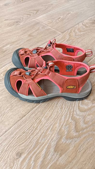 Сандали KEEN – размер 38,5 спортни обувки, за планината