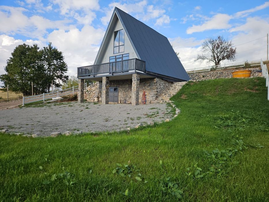 Vând cabana A-frame Damis