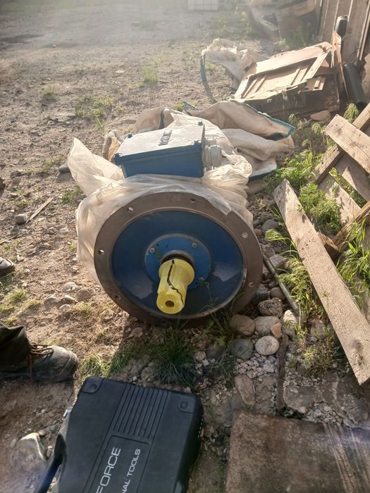 Электродвигатель 90кв 1500об